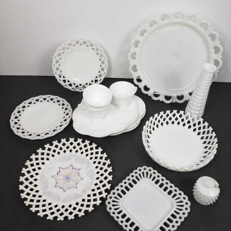 VINTAGE MILKGLASS