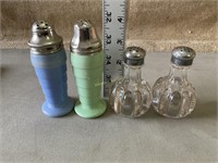 Vintage Moderntone Deression glass salt and