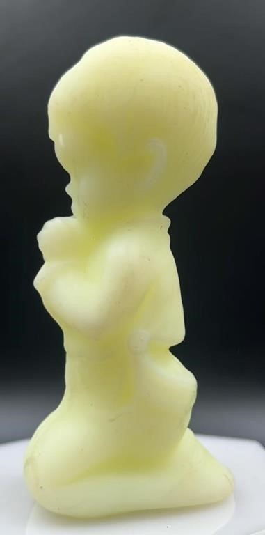 Fenton Custard Praying Child Uv Reactive