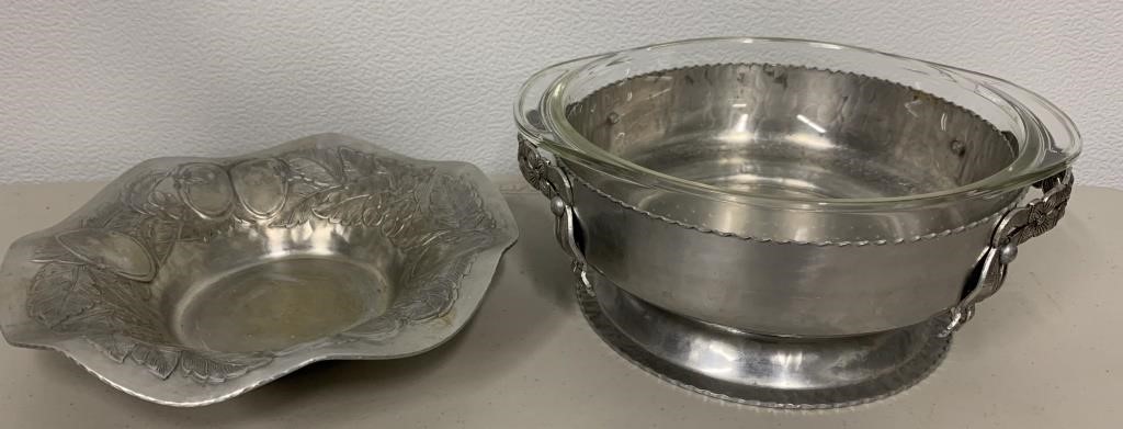Pyrex Dish in Metal Holder & Bowl(NO SHIPPING)