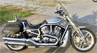 2012 HARLEY DAVIDSON VRSCDX V ROD W/ 5,701 MILES.