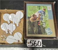 10x13 Picture Frame & Wall Hooks