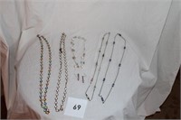 COSTUME JEWELRY BOX LOT  - NECKLACE & EARRINGS