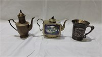 Early Chinese tea pots and cup