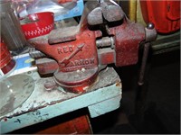 Columbia Red Arrow Small Vice