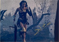 Autograph  Woner Woman Gal Gadot Photo