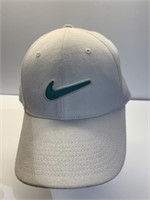 One-size-fits-all Nikes ball cap appears to be in