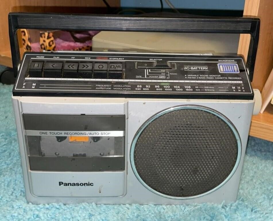 Vintage Panasonic RX-1220 Portable Radio