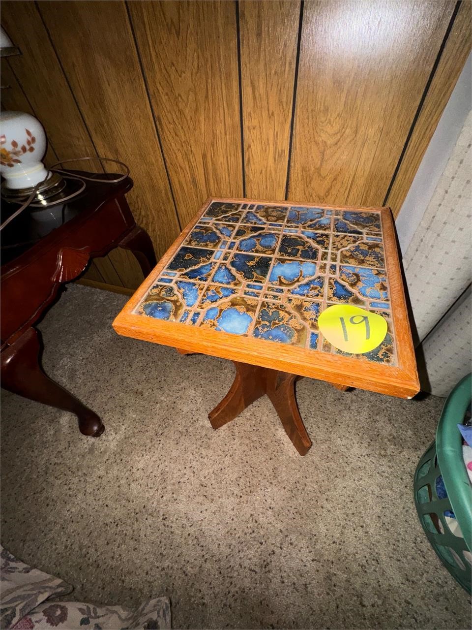 End table .