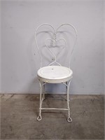 White Metal Heart Back Parlor Chair