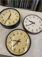 3pcs- battery clocks