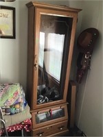 8 Gun Cabinet with keys, pressed board