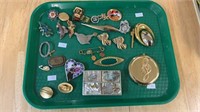 Tray lot of costume brooches, abalone shell belt