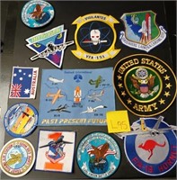 W - LOT OF COLLECTIBLE PATCHES & PLAQUE (L95)