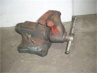 Bench Vise  5 inch jaw / 15 inches long