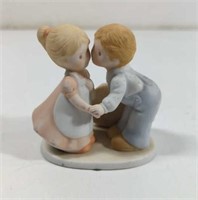 Vintage Homco Circle of Friends "First Kiss"