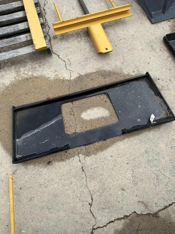 NEW SKID STEER ATTACHMENT PLATE