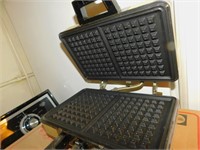 RIVAL PIZZELLE MAKER THAT CONVERTS TO WAFFLE