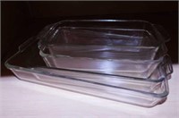 4 Pyrex glass bakeware dishes