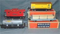 4 Lionel Freight Cars, 2 Boxes