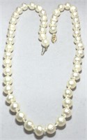PEARL NECKLACE WITH 14KT YELLOW GOLD CLASP
