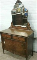 Antique Oak dresser & mirror - 40x19x34H