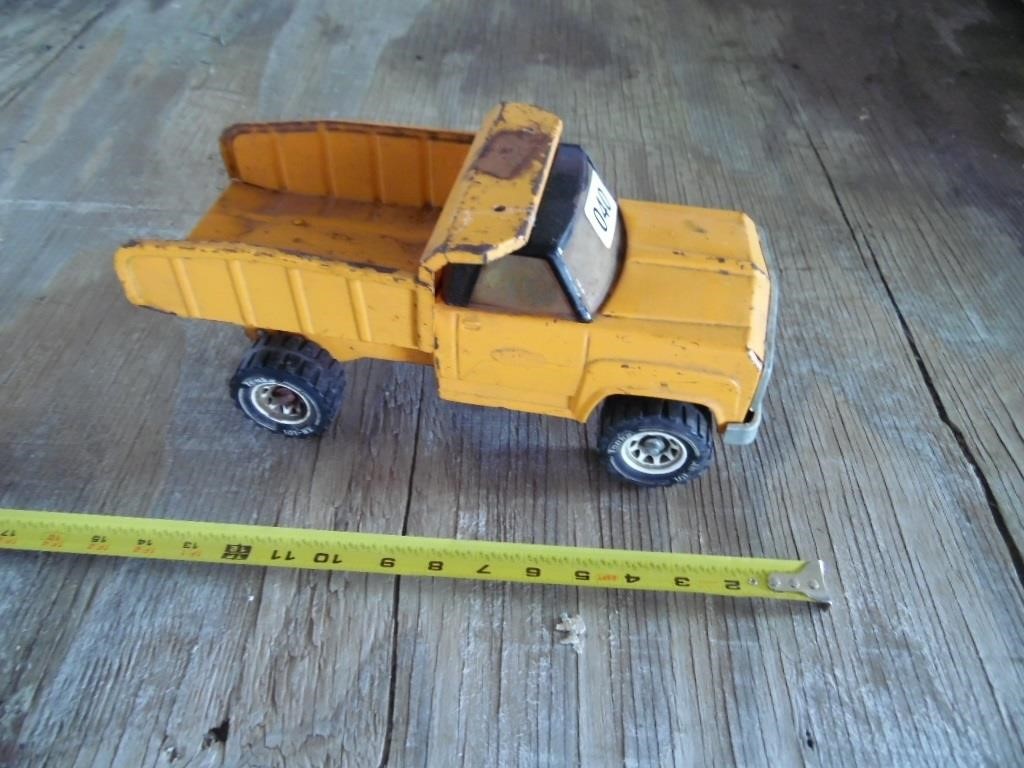 TONKA TOY DUMP TRUCK, YELLOW