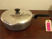 Magnalite deep skillet with lid 12"