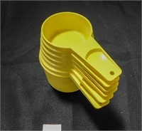 vintage Tupperware measuring cups