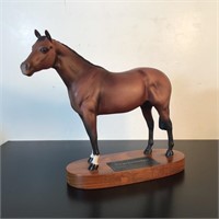 BESWICK HORSE FIGURINE ENGLAND