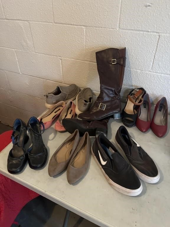 Group light of assorted shoes and boots,