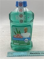NEW Mr.Clean 45oz Muilti-Surfaces Cleaner