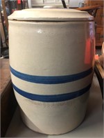 Five gallon crock dispensor white w/blue stripes