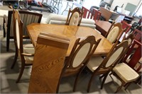 DOUBLE PEDESTAL DINING ROOM TABLE WITH 6 CHAIRS &