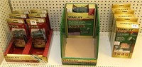 shelf lot to include Stanley lighting components -