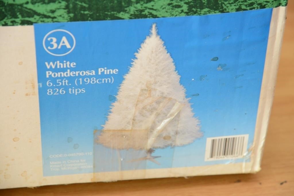6.5 FT WHITE CHRISTMAS TREE (UNOPEND)