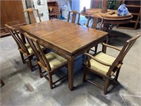 Table With 6 Chairs & 2 Leaves