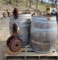 (2) Wine Barrels & Metal Sculpture
