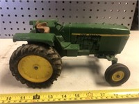 1/16 John Deere tractor