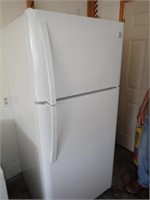 Kenmore 18 Cu. Ft. Refrigerator w/Top Freezer -