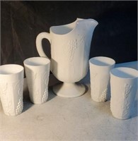 White Grape and leaf pattern pitcher and glasses