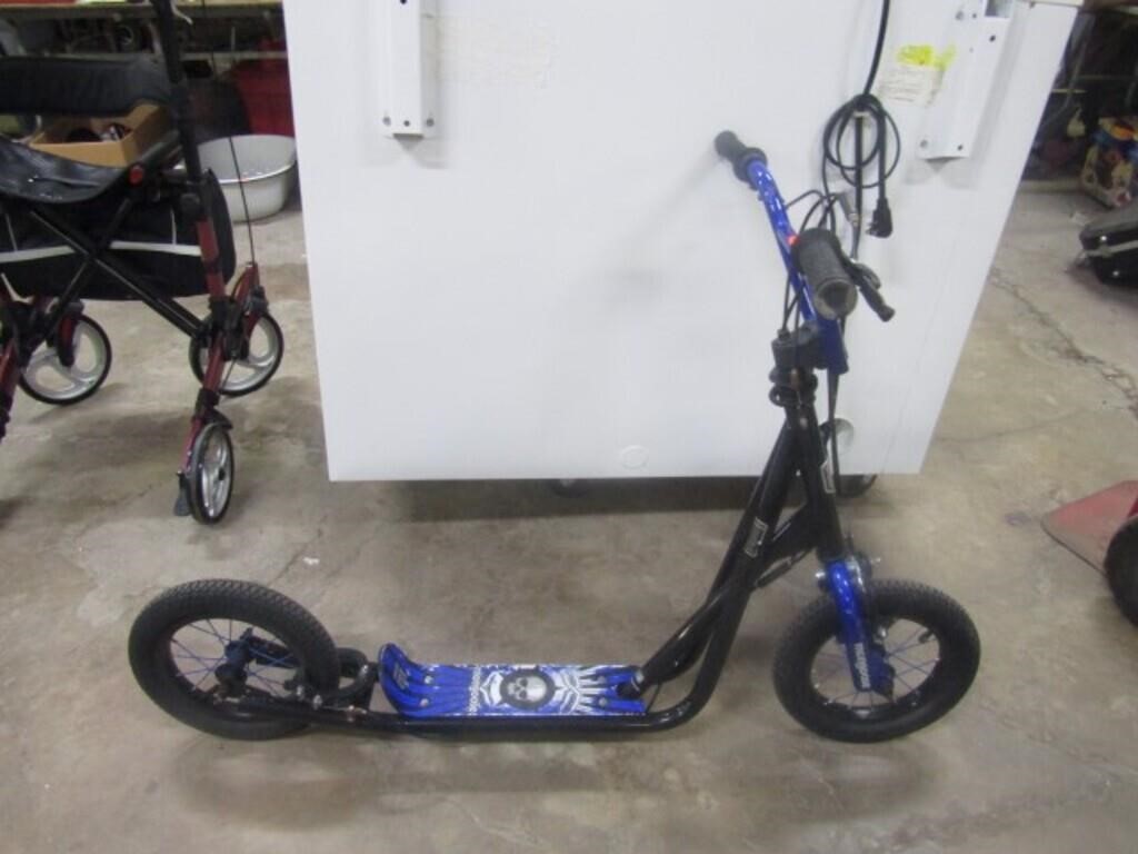 MONGOOSE PUSH SCOOTER