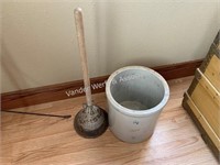 4-gal Red Wing crock and washer