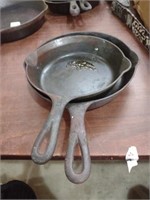 Set of 2 Griswold cast iron pans no 5 and no 8