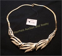 Trifari goldtone  & off white necklace