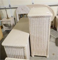 Lot # 4001 - Wicker whitewash 6pc bedroom suite