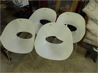 Four Sintesi Italian chairs orbit large in white