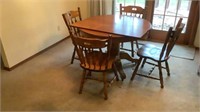 Oak Harvest Table 42”, (2) leafs, (4) Chairs