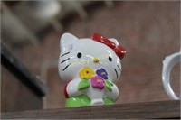 CERAMIC HELLO KITTY DIME BANK