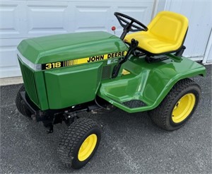 JD 318 L&G Tractor,